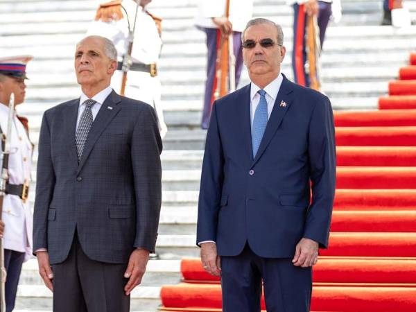 El presidente Nasry Asfura y su homólogo dominicano, Luis Abinader.