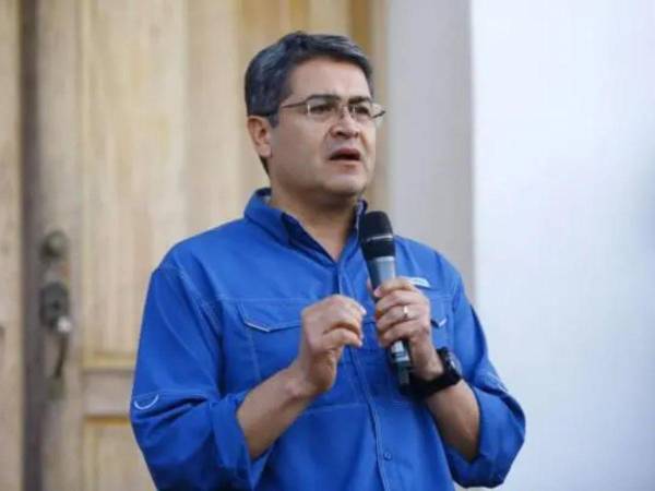 El expresidente hondureño Juan Orlando Hernández, condenado en Estados Unidos por narcotráfico, fue liberado el lunes 1 de diciembre de 2025, de acuerdo con los registros actualizados del Federal Bureau of Prisons (BOP).