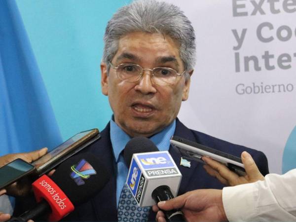 Héctor Amador, cónsul de Honduras en México.