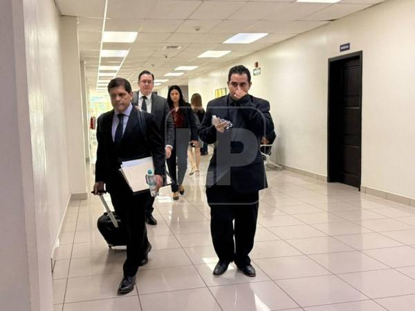 La audiencia inicial se desarrolló en una de las salas del tribunal de sentencia con competencia nacional.