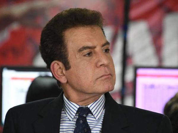 Nasralla anunció que responderá a los señalamientos mediante las vías legales y defendió su derecho a continuar en política.