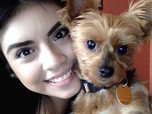 Jennifer Arias, una mujer de 29 años residente en Nueva York, Estados Unidos, después de someterse a una liposucción y un procedimiento de moldeado de glúteos con transferencia de grasa en la clínica New Life Plastic Surgery, en Miami, Florida.