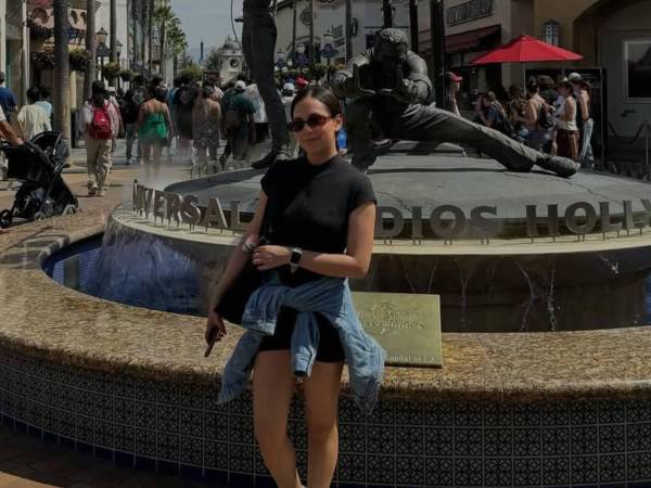 Aficionada se hizo viral en las redes sociales luego de que fue captada en plena transmisión de partido.