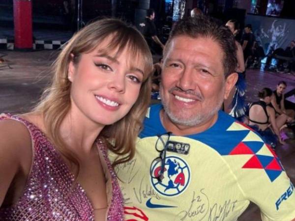 Juan Osorio y su prometida Eva Daniela.