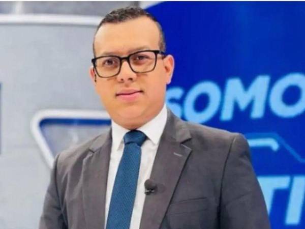 El periodista hondureño Alex Cáceres volvió a convertirse en tema de conversación en redes sociales luego de revelar, durante una transmisión, que una reconocida presentadora del canal HCH habría sido despedida.