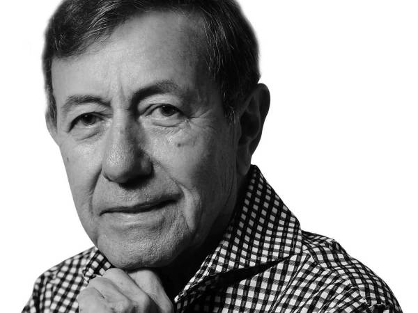 Vuelven aplausos para Elena Larios