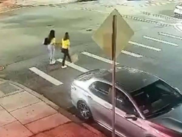 Momento en que dos amigas son atropelladas en Newark, tras salir de un partido del Mundial 2026.