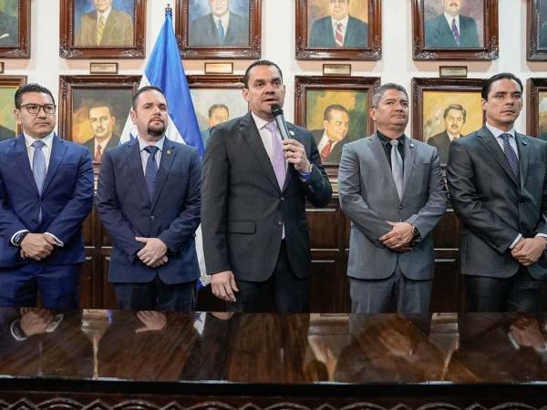 El presidente del Congreso Nacional, Tomás Zambrano, anunció nuevas medidas para fortalecer el combate contra el crimen y mejorar el sistema penitenciario de Honduras.