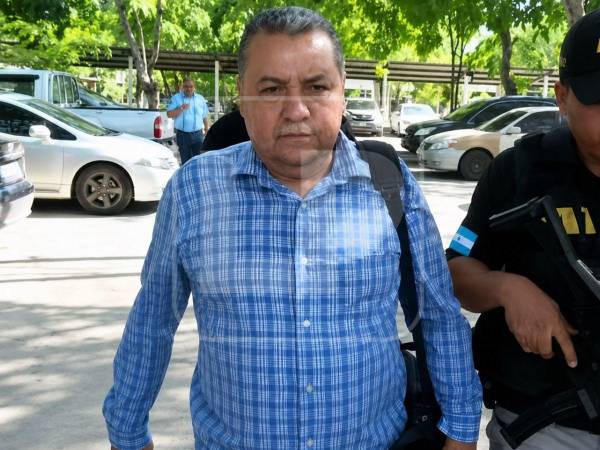 Estudiantes del José Trinidad Reyes (JTR) exigiendo justicia por el caso del docente Lenin Jaco.