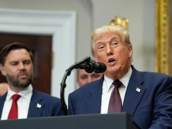El presidente de Estados Unidos, Donald Trump, junto al vicepresidente JD Vance.