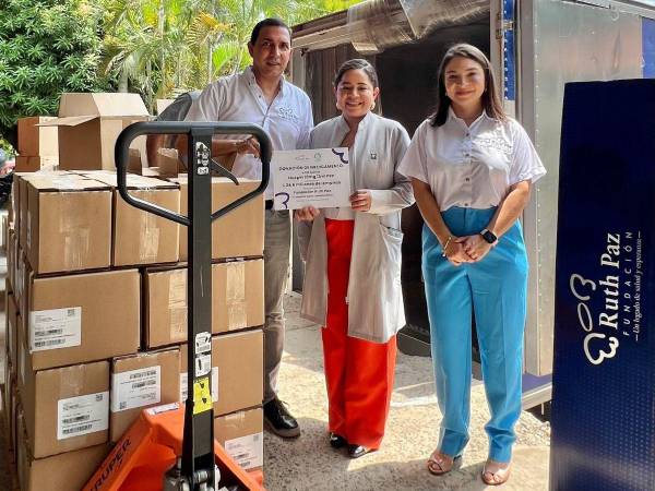 Directivos del hospital Ruth Paz realizan entrega de medicamentos a médicos del Mario Rivas.