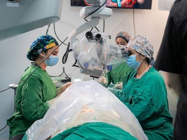 Gracias a las gestiones del presidente Nasry Asfura, el Gobierno de Israel entregó un valioso lote de equipo médico especializado al Hospital General San Felipe de Tegucigalpa.