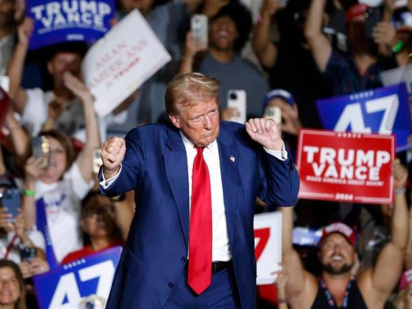 El exmandatario Donald Trump logró los 270 votos del Colegio Electoral necesarios para asegurar su retorno a la presidencia de Estados Unidos, superando a la candidata demócrata Kamala Harris. Su victoria marca el inicio de un nuevo periodo político,