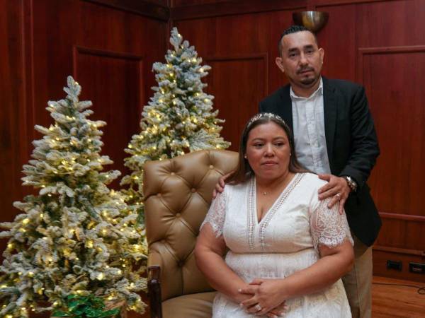 Éstas fiestas dicembrinas serán diferentes para las parejas que contrajeron matrimonio hoy en San Pedro Sula.