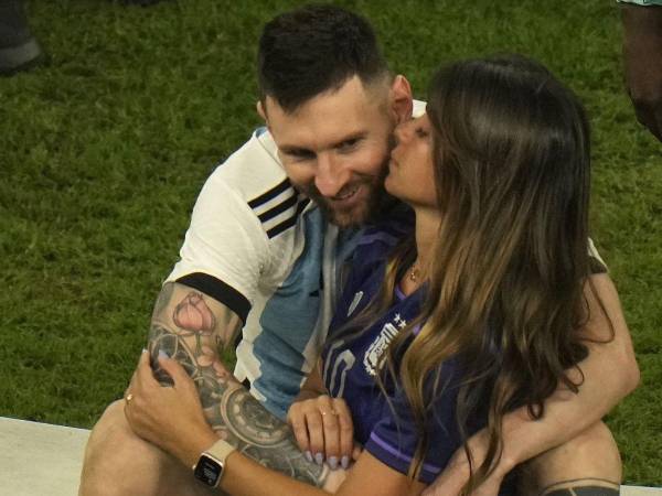 La modelo e influencer Antonela Roccuzzo utilizó sus redes sociales para felicitar a su esposo, el astro argentino Lionel Messi por su cumpleaños número 39, que coincide con la sexta aparición del delantero en una Copa Mundial.