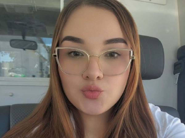 El caso de la doctora Mariam Elisa Morales Donaire, de 23 años, estaría vinculado a problemas sentimentales y familiares que la habrían llevado a buscar refugio en un hotel de la ciudad de Granada, donde posteriormente fue localizada en estado crítico.