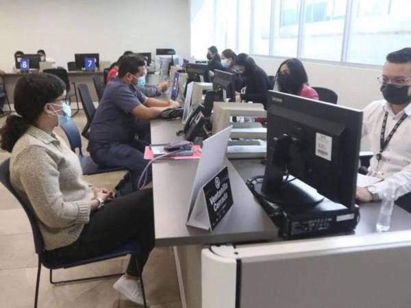 Gobierno y centrales obreras durante las negociaciones para acordar el reajuste salarial de los trabajadores del sector público.