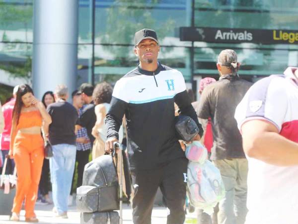 Deiby Flores llegó al país con la Selección de Honduras después de perder en México.