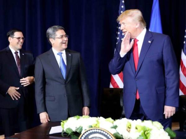 Las lujosas instalaciones del hotel cinco estrellas Waldorf Astoria, en Nueva York, se convirtieron en el destino final del expresidente hondureño Juan Orlando Hernández tras ser liberado por un indulto otorgado el 1 de diciembre, según reveló el medio estadounidense ProPublica.