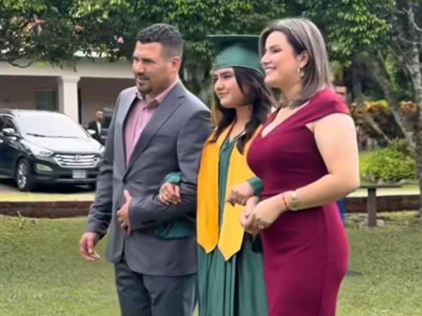 La reconocida periodista hondureña Cesia Mejía celebró este fin de semana uno de los logros más significativos en la vida de su hija mayor, María Fernanda Reyes Mejía.