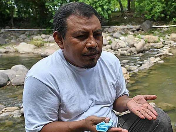 Fotografía en vida de Juan López, defensor del medioambiente.