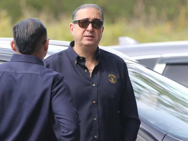 Pedro Atala estuvo durante la presentación de Javier López como nuevo entrenador de Motagua.