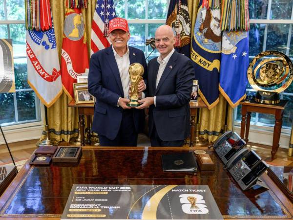 El presidente de EEUU, Donald Trump, y el presidente de la FIFA, Gianni Infantino, anunciaron que el sorteo del Mundial 2026 se llevará a cabo en el Centro Kennedy en Washington, D.C.