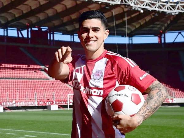 Luis Palma puede realizar su debut con el Olympiacos el domingo 2 de febrero.