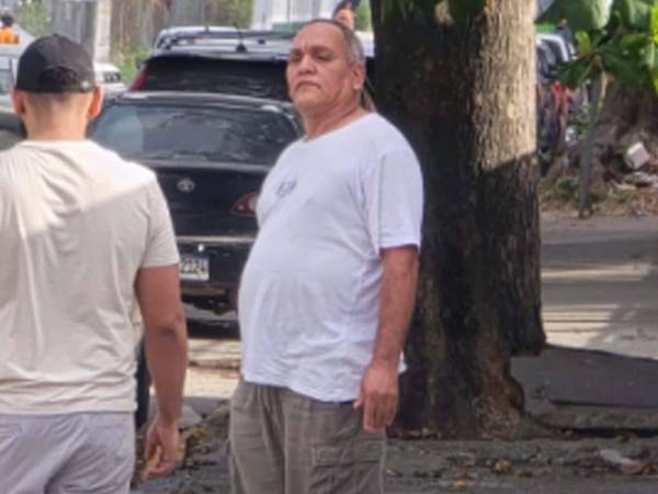 El hombre fue detenido tras ser captado en un video cuando arrastraba a un perro con su vehículo en Choloma.