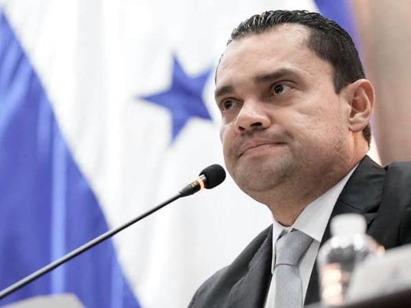 Tomás Zambrano, presidente del Congreso Nacional, presentó las propuestas de reforma a la Ley Electoral que buscan agilizar los resultados.