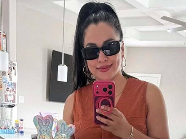 La doctora Rubeliz Bolívar llegó al aeropuerto de McAllen, Texas, junto a su hija de cinco años antes de su detención por agentes migratorios.