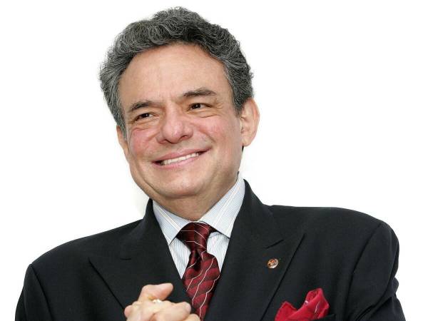 Nuevamente la muerte de José José, conocido como El Príncipe de la Canción, ha dado de qué hablar en el mundo del espectáculo después de que su hijo, José Joel, reaccionara a los rumores que indican que el cantante fue envenenado mientras estaba bajo el cuidado de su hija, Sarita Sosa.