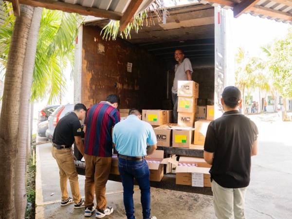 Los lotes de medicamentos comienzan a ser distribuidos en todos los centros de salud y macrodistritos municipales.