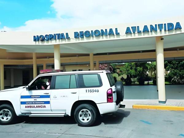 La mujer puertorriqueña, de 46 años de edad, fue auxiliada por agentes policiales tras recibir la llamada de una tercera persona.