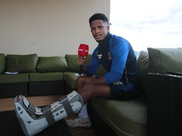 El futbolista panameño tuvo una extensa entrevista donde contó como va su recuperación y sus momentos con el Motagua. FOTO Estalin Irías.