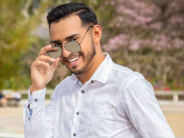 El periodismo hondureño se encuentra de luto tras confirmarse el fallecimiento del reconocido comunicador Lester Martínez, fundador de la Revista Digital Honduras, quien perdió la vida luego de enfrentar una terrible enfermedad que deterioró considerablemente su estado de salud durante los últimos días.