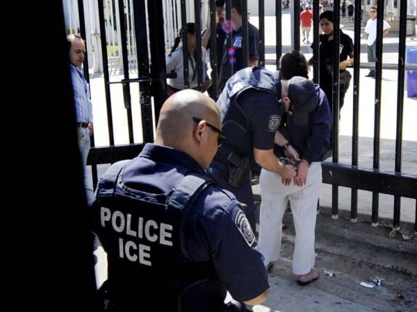ICE ha realiza redadas en Chicago desde hace un mes.