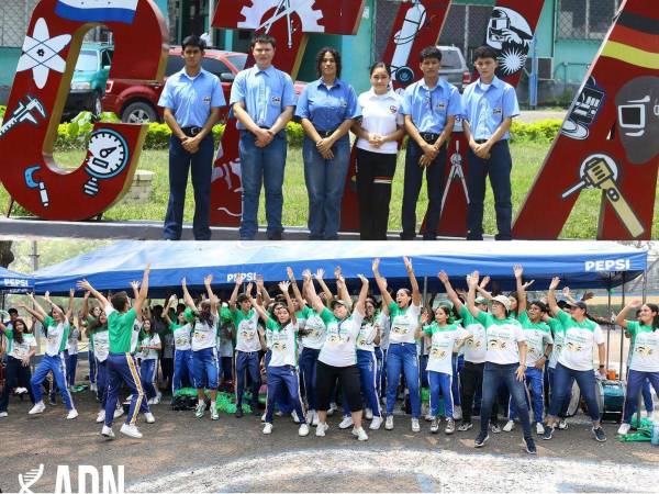 Estudiantes del Técnico Alemán y estudiantes de La Salle.