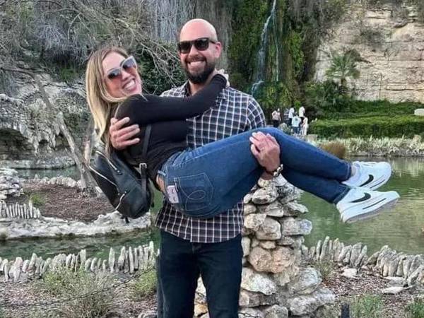 Una pareja fue electrocutada cuando estaban en un jacuzzi en un resort privado en Puerto Peñasco, México.