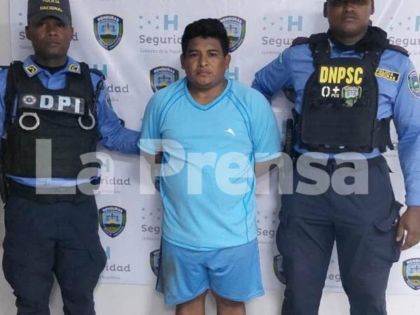Juan Jeudiz Martínez Carias, de 28 años, fue capturado en Krausirpi, Gracias a Dios, señalado de disparar contra su compañera de hogar embarazada.