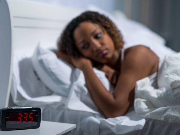 Según la experta, dormir menos de lo necesario o tener un descanso de mala calidad puede aumentar el riesgo de enfermedades.