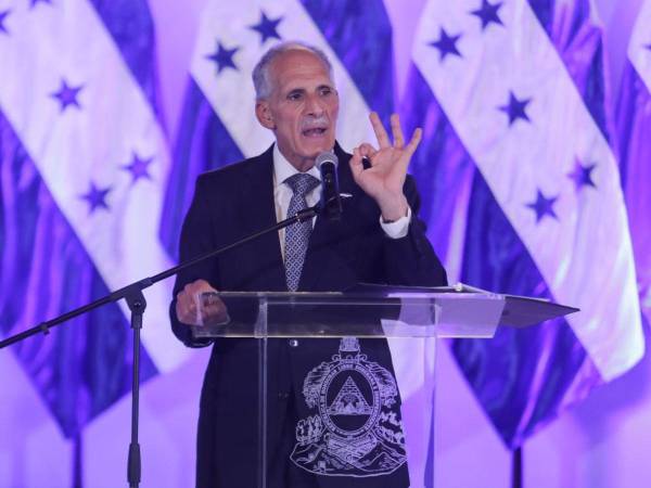 Gobierno presentó informe sobre avances de los primeros seis meses de gestión.