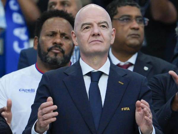 La medida está relacionada con obligaciones económicas pendientes que provocaron el bloqueo del club en la plataforma de registros de FIFA.