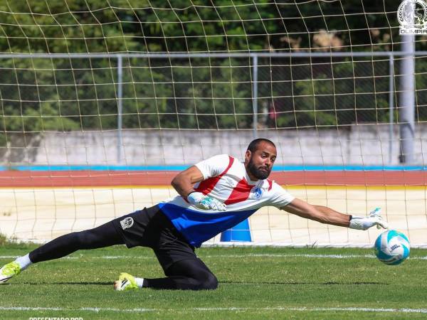 El portero de Olimpia asegura que en Honduras generan tres cosas: Olimpia, Honduras y Édrick Menjívar.