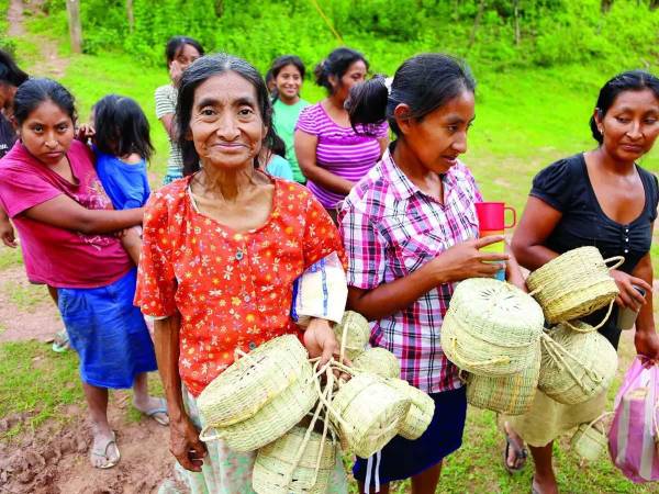 Foto referencial de indígenas lencas de Honduras.