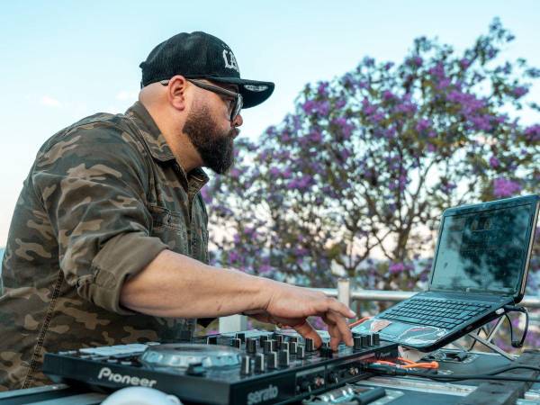 Dj Bimbo animó el ambiente donde la música y la buena compañía fueron protagonistas.