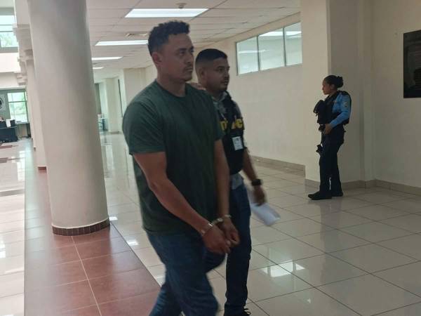 Harber Eulises Chávez Pérez fue remitido al Centro Penitenciario de El Progreso tras la resolución de un juez que le impuso detención judicial por los delitos que se le imputan.