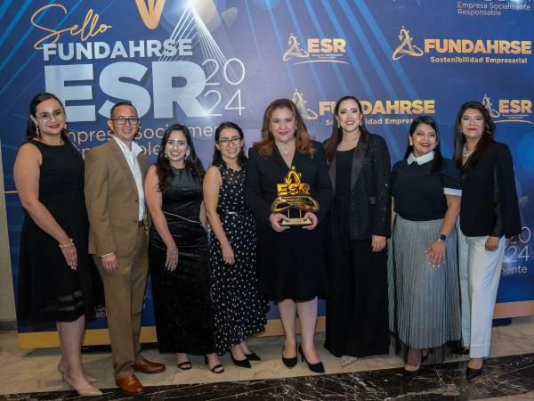 LACTHOSA ha recibido el Sello FUNDAHRSE como Empresa Socialmente Responsable durante 15 años seguidos, resaltando el compromiso de la empresa con el desarrollo sostenible.