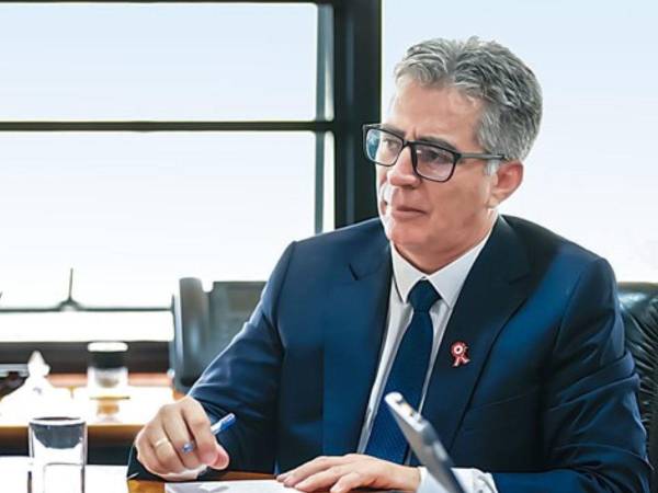 El ministro de Vivienda de Perú, Mauricio Arnillas.