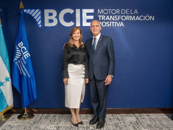 La Presidenta Ejecutiva del Banco Centroamericano de Integración Económica sostuvo una reunión de alto nivel con el mandatario hondureño para revisar la cartera activa y definir prioridades estratégicas.